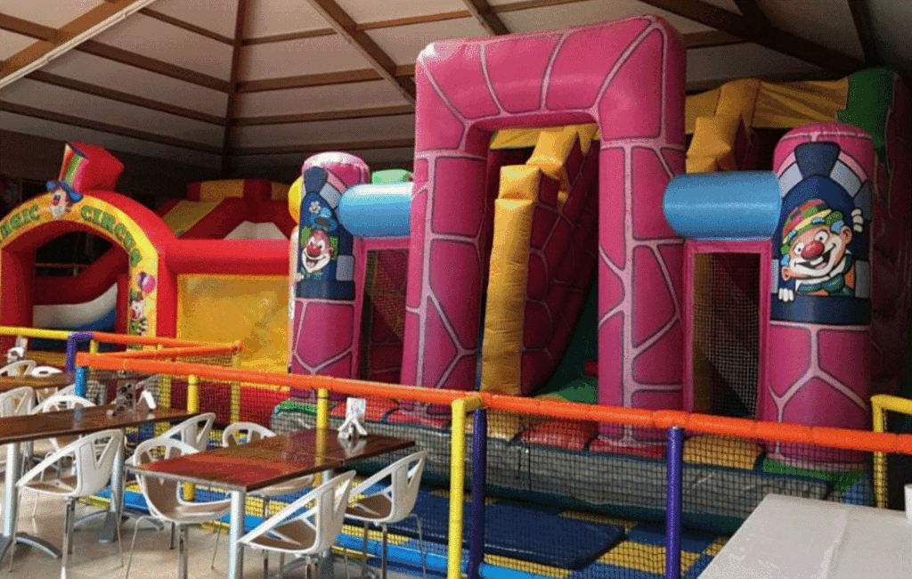 Bouncy Castle In Parko Paliatso